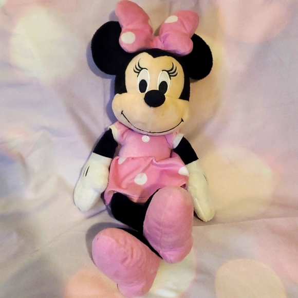 Minnie Mouse Stuffed Toy - Picture 8 of 8